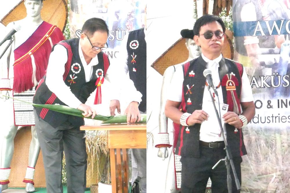 (Left) Er Kihoto Achumi displaying the art of cooking Ahuna (Right) P Tokugha Achumi delivering the welcome address.
